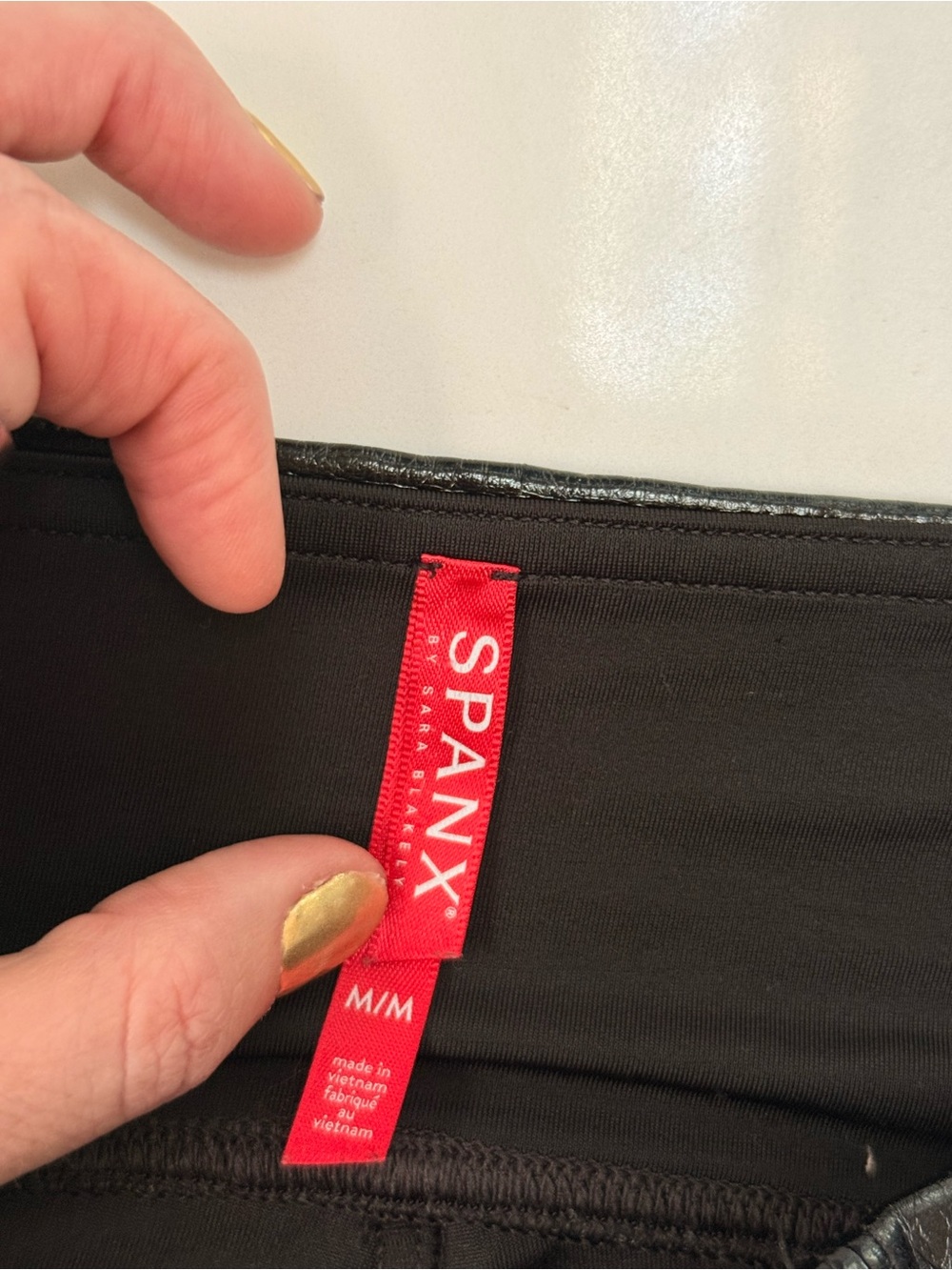 SPANX Faux Leather High-Rise Leggings – Black – Size Medium - Picture 4 of 9